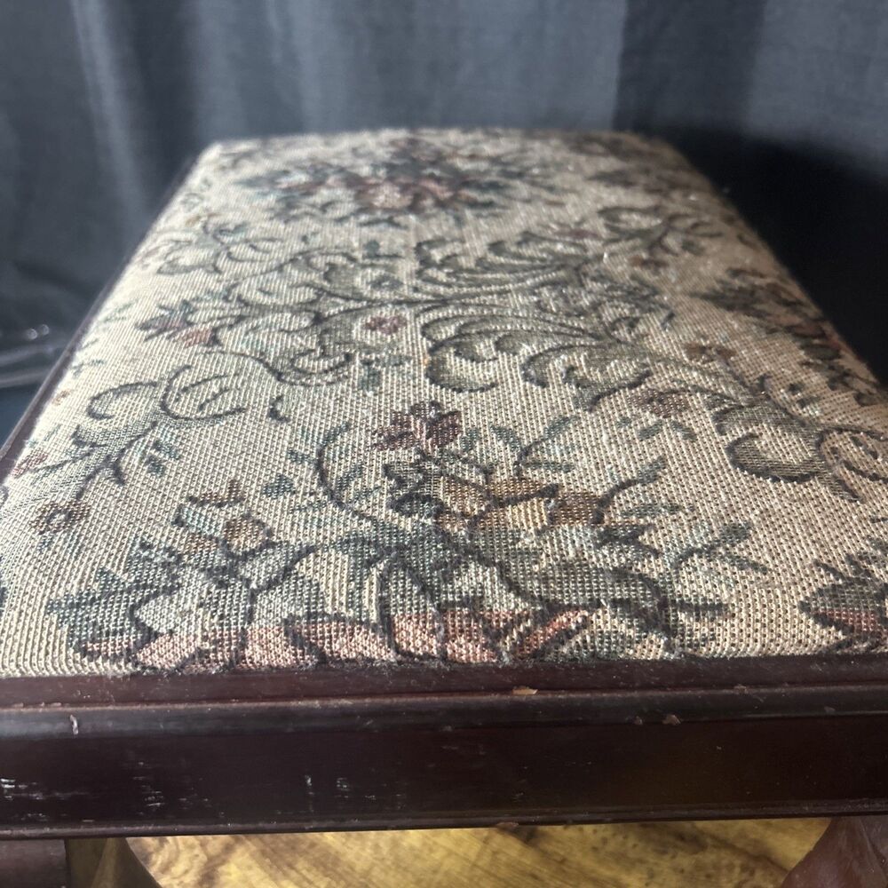 Upholstered Stool Tapestry Floral Wood Trim Vintage Taiwan Poly Pad READ 17x12x9 - Picture 16 of 16